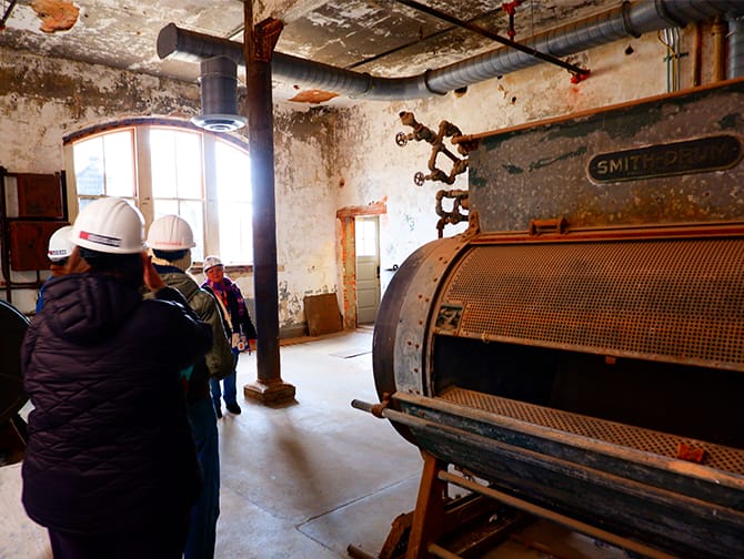 Ellis Island Hard Hat Tour i New York - Liten grupp rundtur