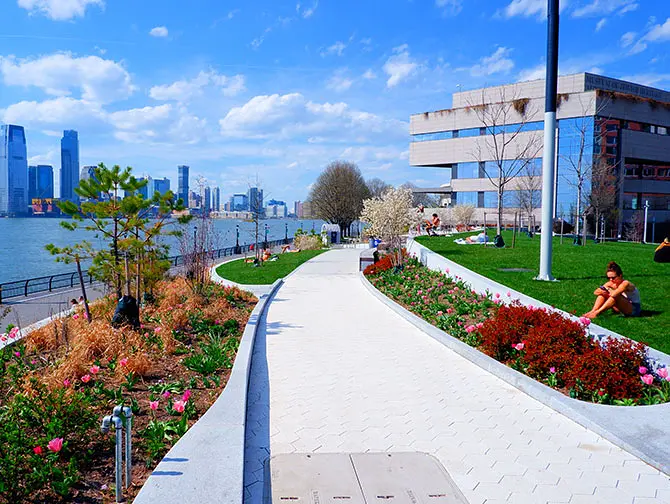 Battery Park i New York - Robert F. Wagner Jr. Park